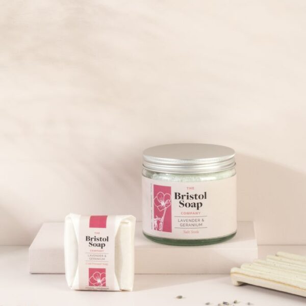 Lavender and Geranium Salt Soak (225g)
